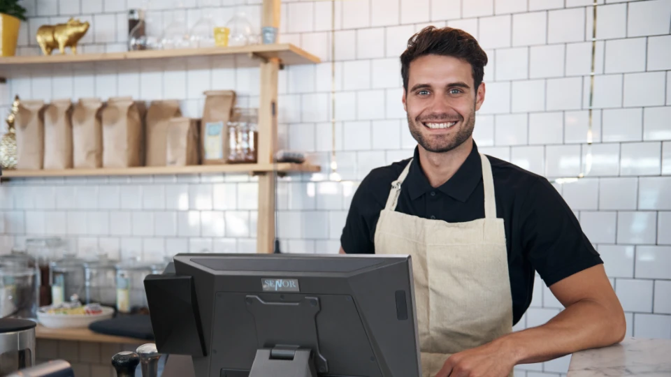Modern EPOS system being used in a UK restaurant — 2025 guide